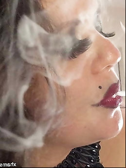 Holly and Lilli - Smoking Lovers