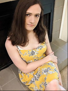 Sensual tranny bitches are posing fully undressed