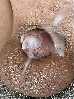 Shemale chick enjoys blowjob