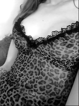 English t-girl whore wants to have sex with you