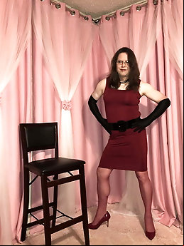 Sensuous t-girl girlfriends are exposing their hot lines
